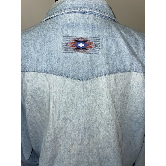 Vintage Corral West Ranchwear Western Aztec Denim Jean Shirt Southwest Mens XL - Picture 3 of 5
